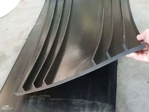 外贴式止水带或背贴式止水带又称EP型止水带