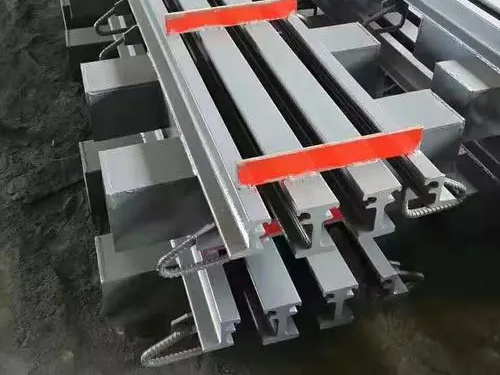 公路模数式伸缩装置