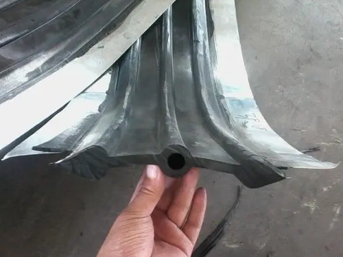 察隅县CB300*6钢边橡胶止水带