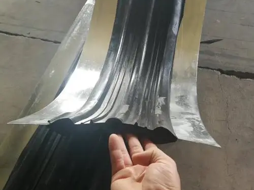 阿合奇耐老化钢边外贴式橡胶止水带